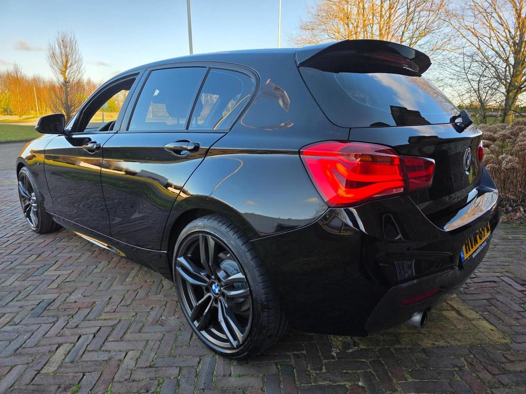 BMW 1-serie 118i M-sport LEER/airco/CRUISE/19 inch, Auto's, BMW, Gebruikt, 4 cilinders, Zwart, Leder