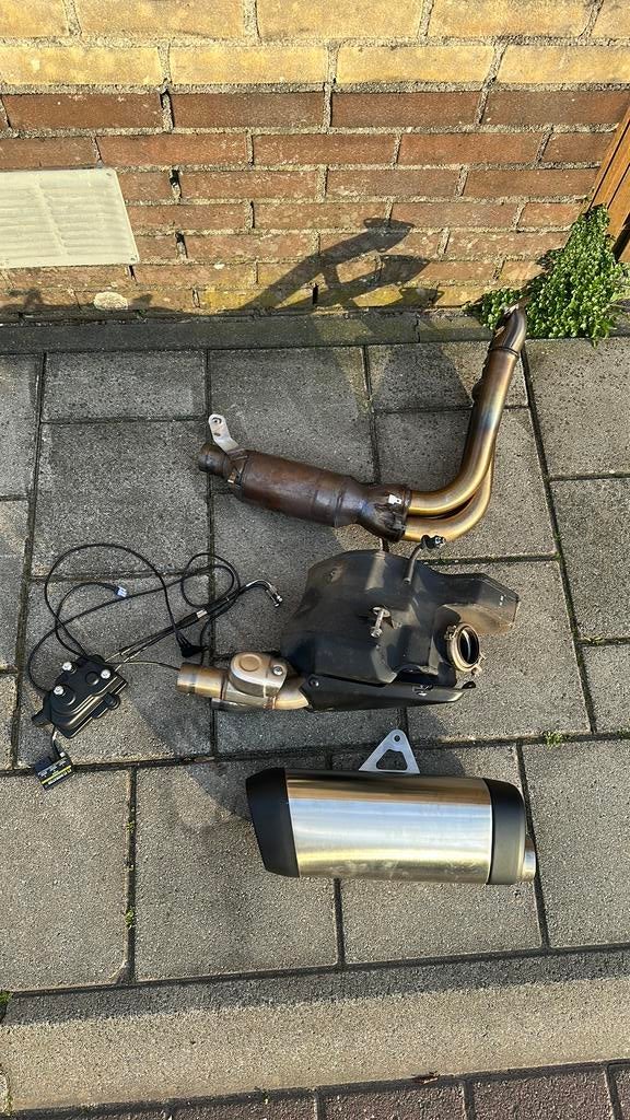 2021-2024 Triumph Speed Triple 1200 RS Originele uitlaat, Motoren, Ophalen