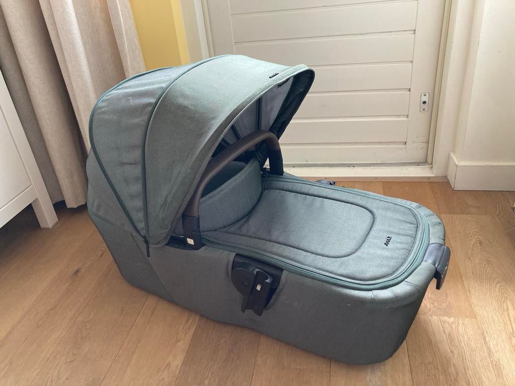 Joolz Aer reiswieg mighty green, Kinderen en Baby's, Kinderwagens en Combinaties, Gebruikt, Met reiswieg, Ophalen, Kinderwagen