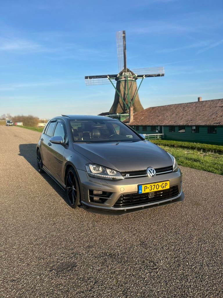 Volkswagen Golf 2.0 TSI R AKRAPOVIC / PANO 221KW 4MOTION DSG, Auto's, Volkswagen, Automaat, Zwart, 4 cilinders, 1984 cc