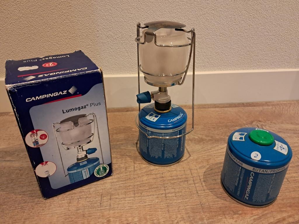 Campingaz Lumogaz Plus met 2 gasvullingen, Caravans en Kamperen, Kampeeraccessoires, Ophalen of Verzenden, Zo goed als nieuw