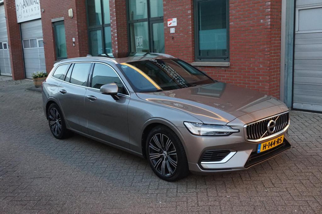 Volvo V60 2.0 T6 Twin Engine AWD Inscription Pano, Massage H, Automaat, Euro 6, 4 cilinders, Vierwielaandrijving