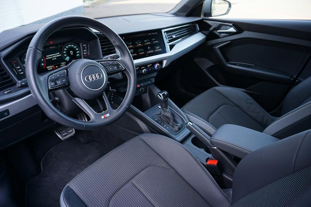 Audi A1 Sportback 30 TFSI 3x S-Line|Sonos|Sfeer|Carplay|Stoe, Zwart, Blauw, Leder en Stof, Bedrijf