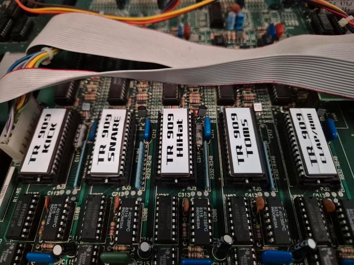 TR 909 SOUND EPROMS FOR OBERHEIM, SEQUENTIAL CIRCUITS, LINN, Muziek en Instrumenten, Synthesizers, 61 toetsen, Overige merken