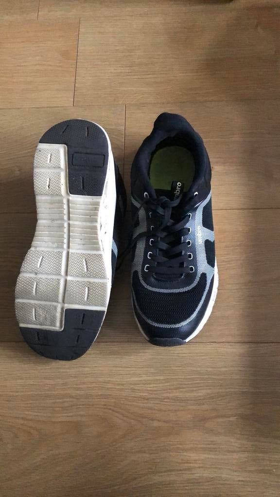 Schoenen umbro 2€, Ophalen, Zo goed als nieuw