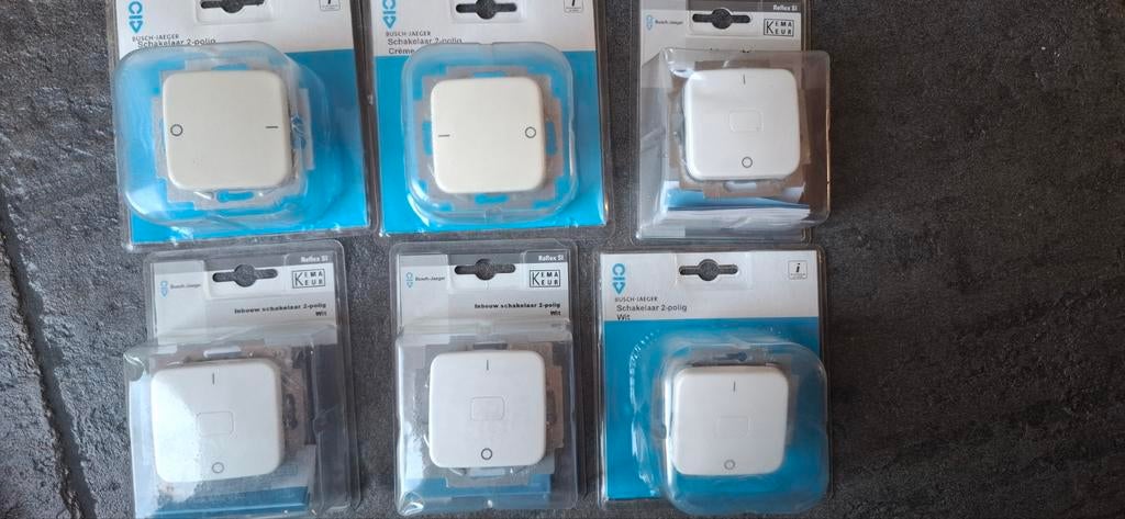 6 x busch jaeger inbouwschakelaars 2-polig, Ophalen of Verzenden, Schakelaar