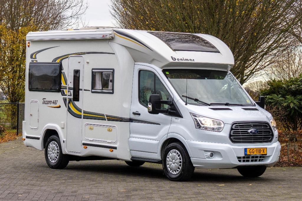 Veel soorten campers te bezichtigen bij Hiemstra Campers, Automaat, Ringverwarming, 7 tot 8 meter, Bedrijf