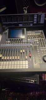 Roland vm-c7100 met prossesor  en kabel, Ophalen of Verzenden, Zo goed als nieuw, 20 kanalen of meer