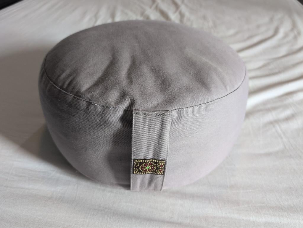 Yoga Kussen / Meditatie Kussen - Lichtgrijs, Sport en Fitness, Yoga en Pilates, Ophalen of Verzenden, Zo goed als nieuw, Overig