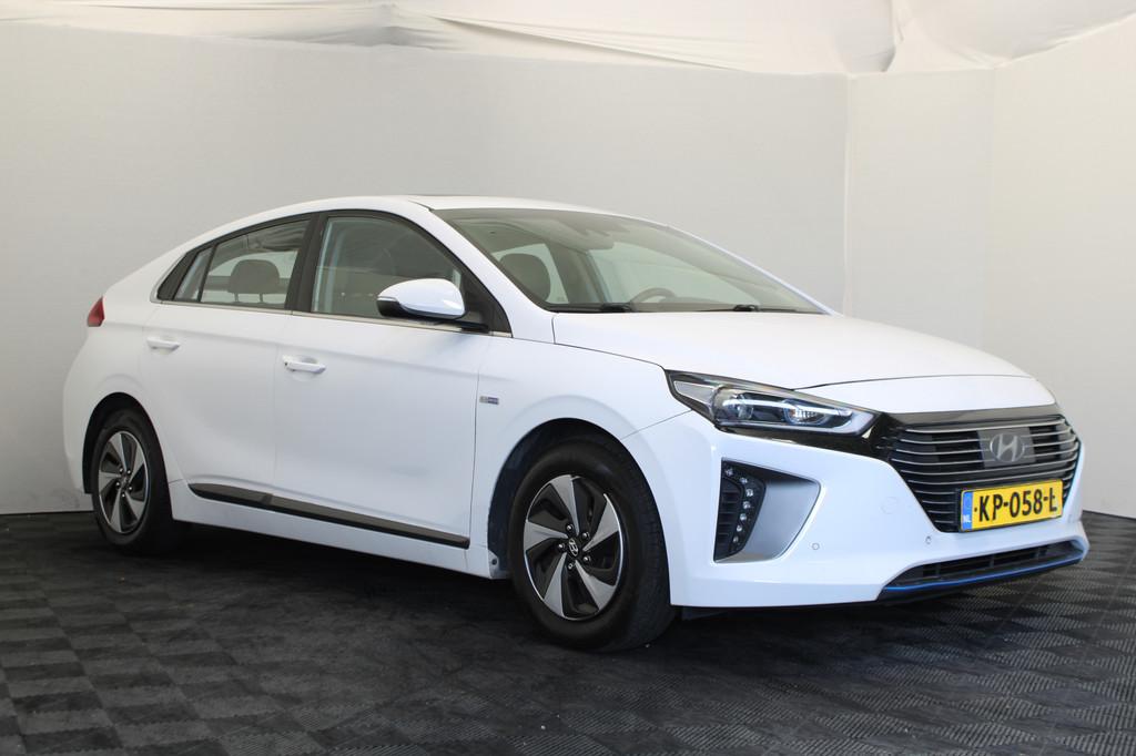 Hyundai IONIQ 1.6 GDi First Edition |Pano|Stoel/stuur verwar, Auto's, Hyundai, 1345 kg, Gebruikt, Wit, Bedrijf