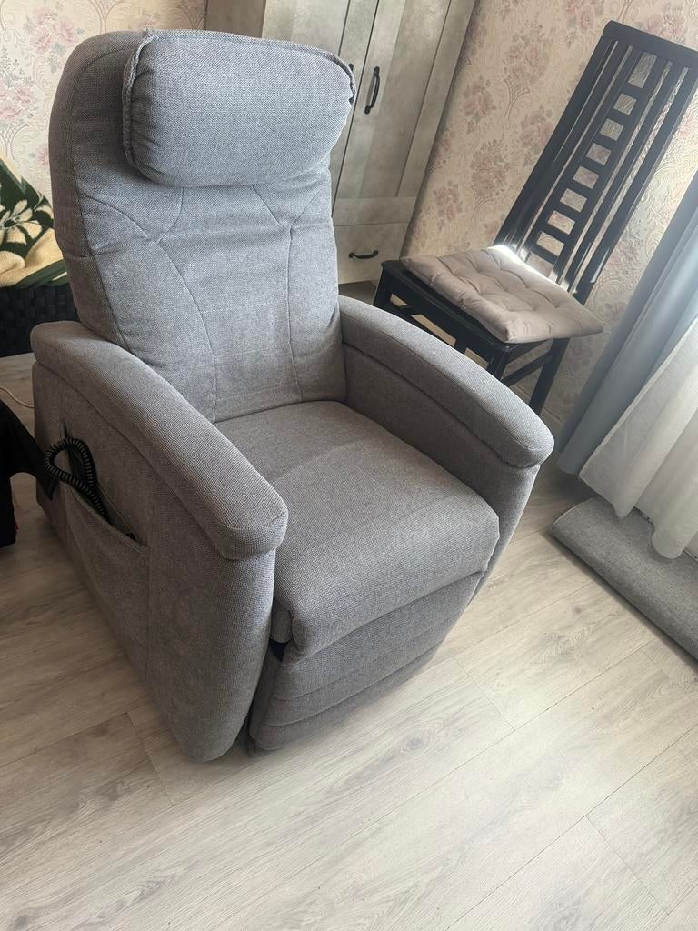 Sta op stoel, Huis en Inrichting, Fauteuils, Ophalen, Gebruikt, Stof, 50 tot 75 cm