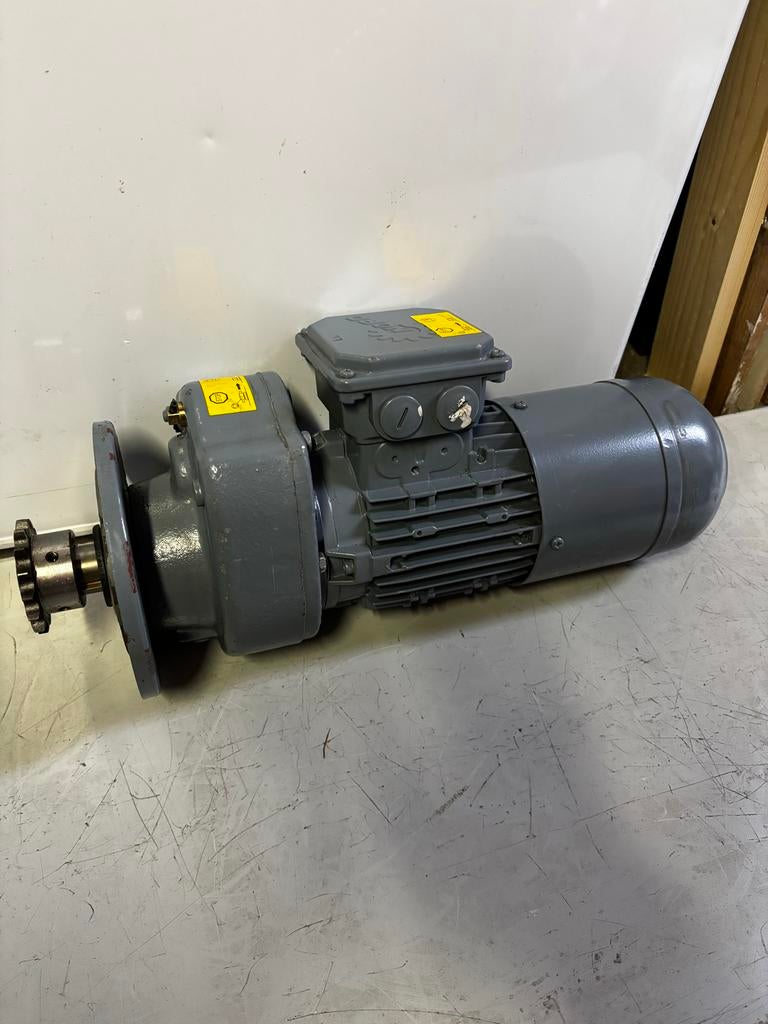 Nord Drivesystems Motor met vertragingskast - Type SK 01F-63, Doe-het-zelf en Verbouw, Motoren, Ophalen of Verzenden