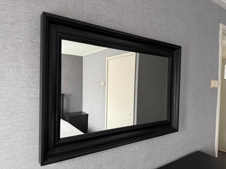 Zwarte spiegel Hemnes IKEA, Huis en Inrichting, Woonaccessoires | Spiegels, Gebruikt, 75 tot 100 cm, Rechthoekig, Ophalen