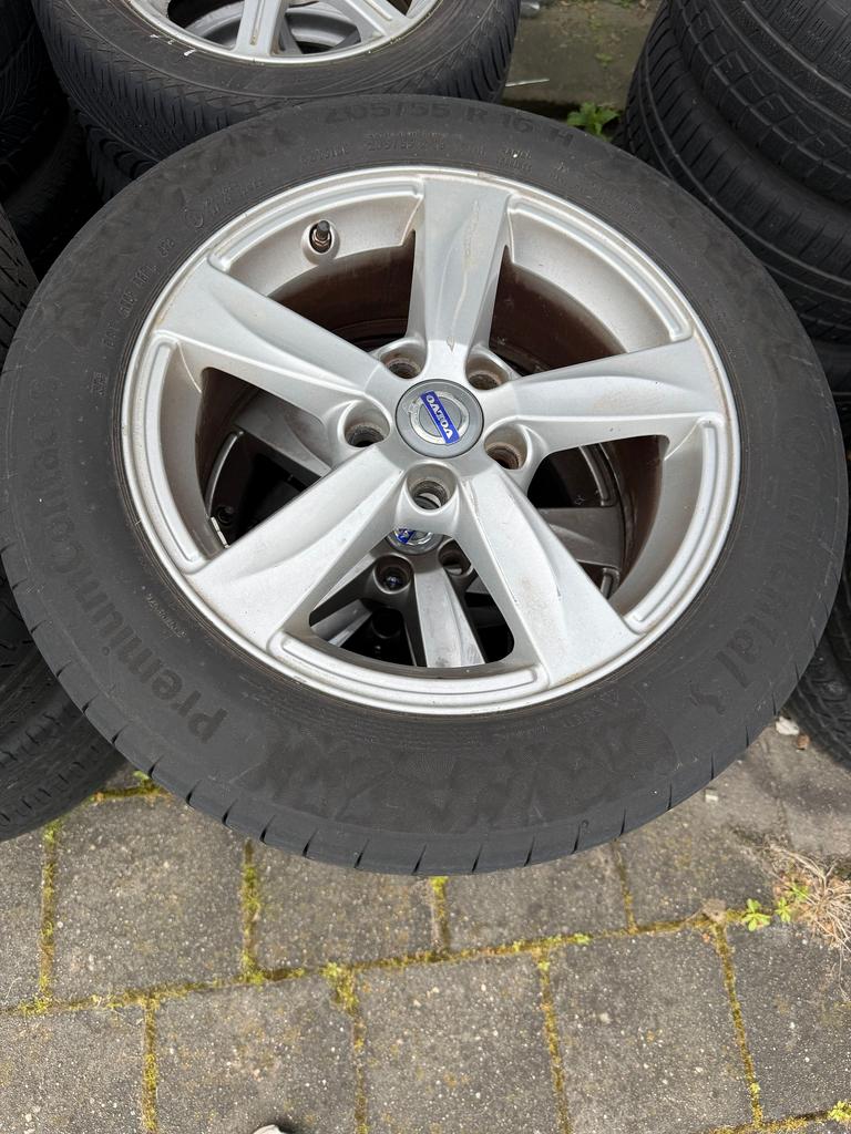 Lichtmetalen velgen met banden Volvo, Auto-onderdelen, Banden en Velgen, Gebruikt, -, -, Banden en Velgen