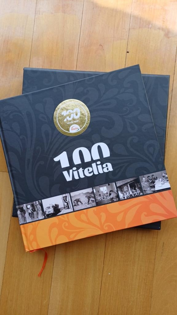 100 Vitellia Jubileumboek - Sinds 1921, Ophalen of Verzenden, Zo goed als nieuw, Onbekend