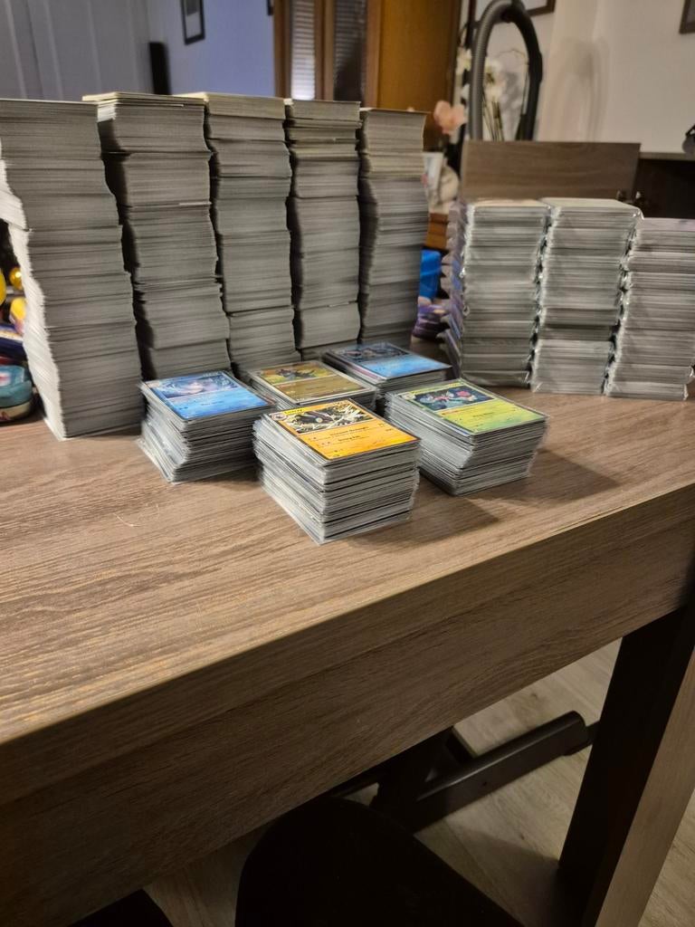 6000 Pokémon kaarten (800 Holo/Reverse Holo) Near Mint, Ophalen of Verzenden, Zo goed als nieuw, Meerdere kaarten, Foil