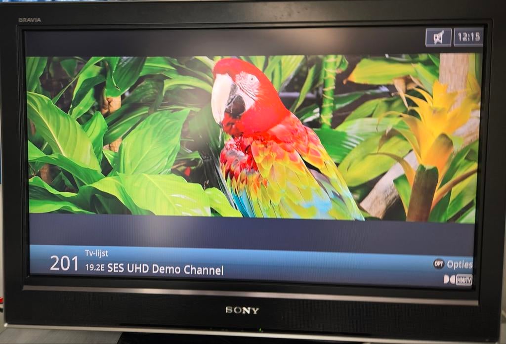 Complete set met Technisat UHD S2, Triax schotel en Sony tv., Ophalen