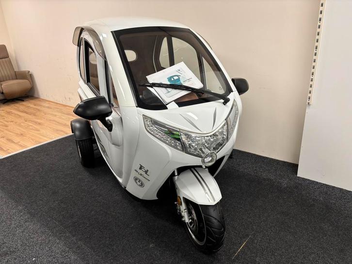 Move Vigorous overdekte scooter weinig km, Fietsen en Brommers, Scooters | Overige merken, Zo goed als nieuw, Elektrisch, Ophalen of Verzenden