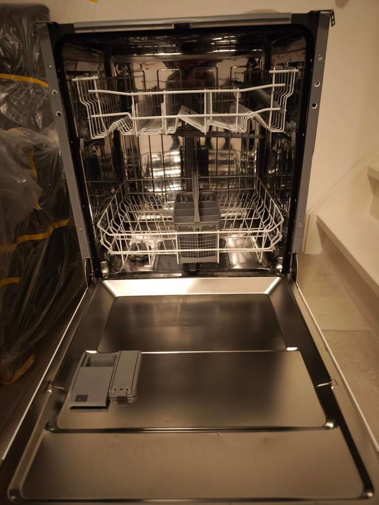 Zo goed als nieuwe vaatwasser - 2 jaar oud, Ophalen, Zo goed als nieuw, Inbouw, Minder dan 85 cm