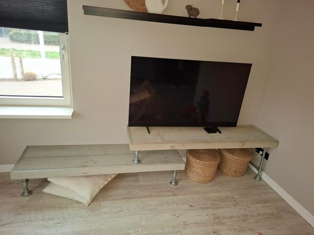 Leuke TV meubel, Ophalen, Gebruikt, 200 cm of meer, 25 tot 50 cm