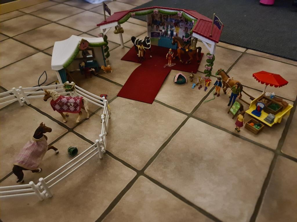 Schleich paardenshow en paardenmarkt set, Ophalen of Verzenden, Gebruikt, Jongen of Meisje