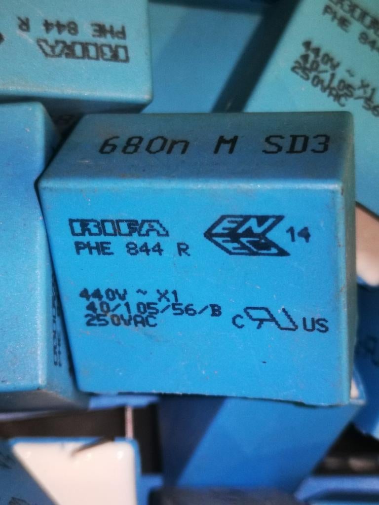 680nF 1000V 440vac mkp rifa, Ophalen of Verzenden