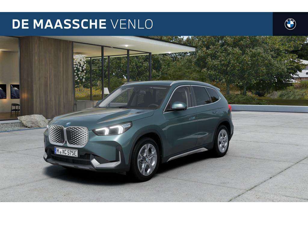 BMW iX1 eDrive20 Pure Edition / Adaptieve LED / Comfort Acce, Auto's, BMW, Zwart, Leder, Nieuw, SUV of Terreinwagen