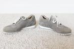 Mooie Suede Hassia Gympen (Maat 37) - s15 € 65,-, Hassia, Ophalen of Verzenden, Grijs, Sneakers of Gympen