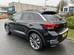 Volkswagen T-Roc 1.5 TSI 150PK DSG R-Line•Pano•Trekhaak, Euro 6, 4 cilinders, 150 pk, Zwart