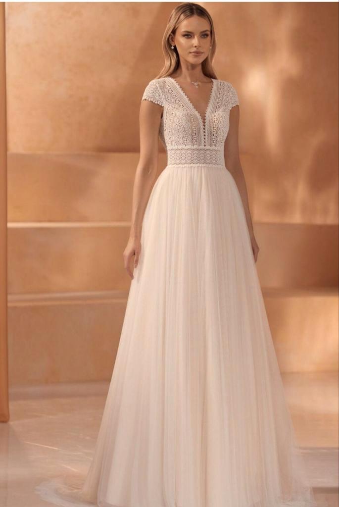 Nieuwe Bianco Evento trouwjurk boho kant tule blush mouwtje, Kleding | Dames, Trouwkleding en Trouwaccessoires, Nieuw, Trouwjurk