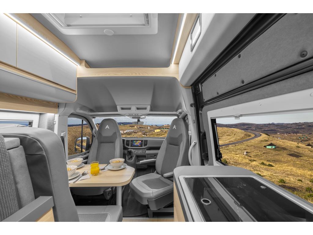 Affinity M Three, Caravans en Kamperen, Campers, Buscamper of Camperbus, Bedrijf, Tot en met 3, 6 tot 7 meter