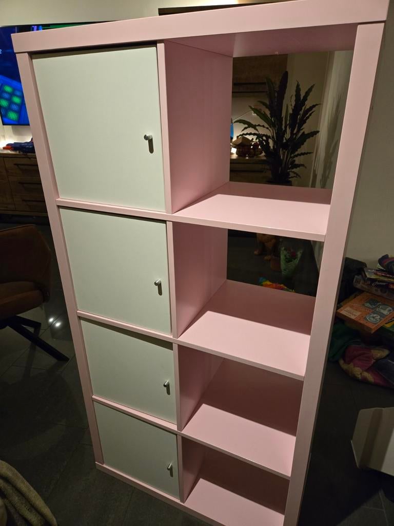 Roze IKEA Kallax kast met 4 deurtjes, Ophalen, Gebruikt, 50 tot 100 cm