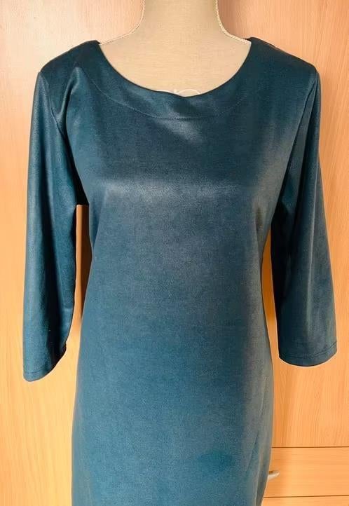 Ophilia emerald kleurige suède look jurk maat 44[v], Kleding | Dames, Maat 42/44 (L), Ophalen of Verzenden, Zo goed als nieuw