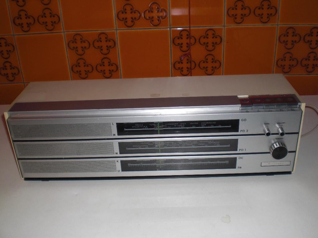Aristona analoge tafel radio jaren 70 retro aluminium wit, Ophalen of Verzenden, Gebruikt, Radio