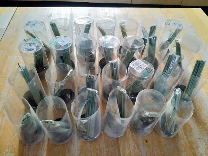 Wierook in een kleine cadeau verpakking (28 stuks), Huis en Inrichting, Woonaccessoires | Kandelaars en Kaarsen, Nieuw, Minder dan 25 cm