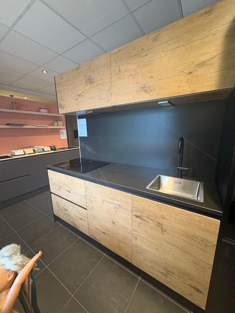 Showroom keuken, Ophalen, Nieuw, Enkelwandige keuken, Greeploos