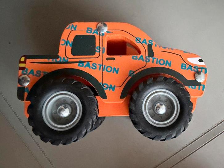 Houten Toyota Hilux Bastion Hotels Parijs Dakar editie, Hobby en Vrije tijd, Modelbouw | Auto's en Voertuigen, Zo goed als nieuw