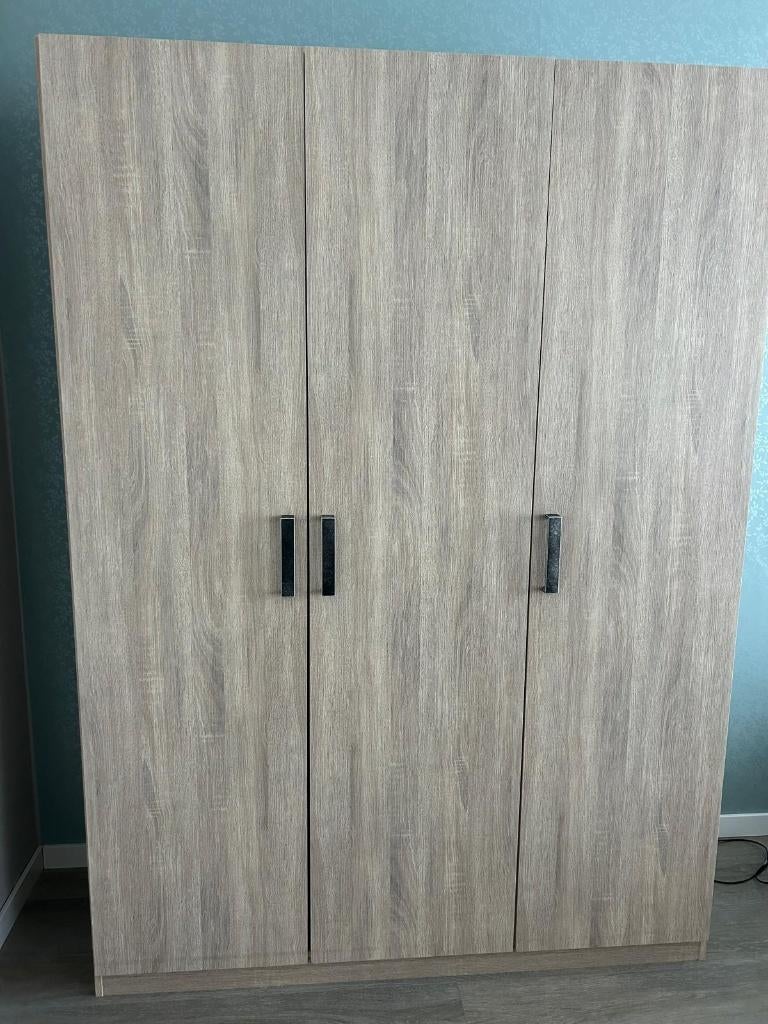 Kledingskast 3 deurs 150 br x 50 diep 175hg, 100 tot 150 cm, Zo goed als nieuw, Modern, 150 tot 200 cm