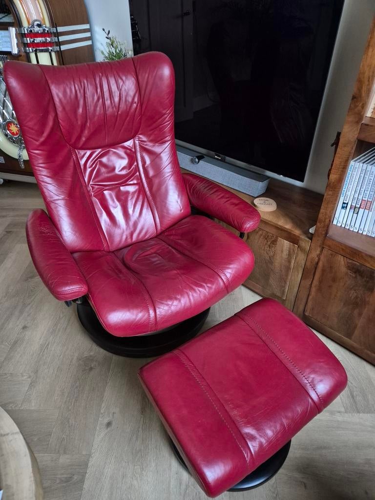 Stressless Wing fauteuil bordeauxrood leer, maat L, Ophalen, Gebruikt, Leer, Eén