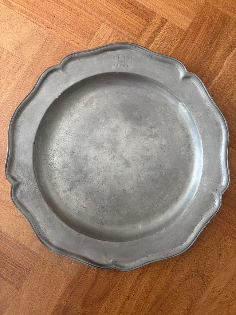 Tinnen bord 1785, Ophalen