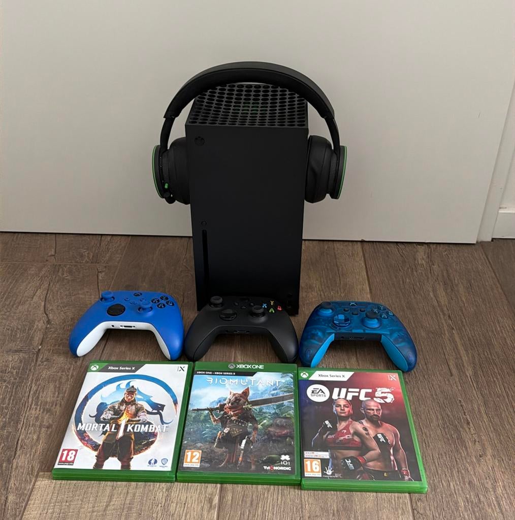 Xbox Series X + 3 controllers en 3 games + wireless headset, Ophalen, Gebruikt, Xbox Series X