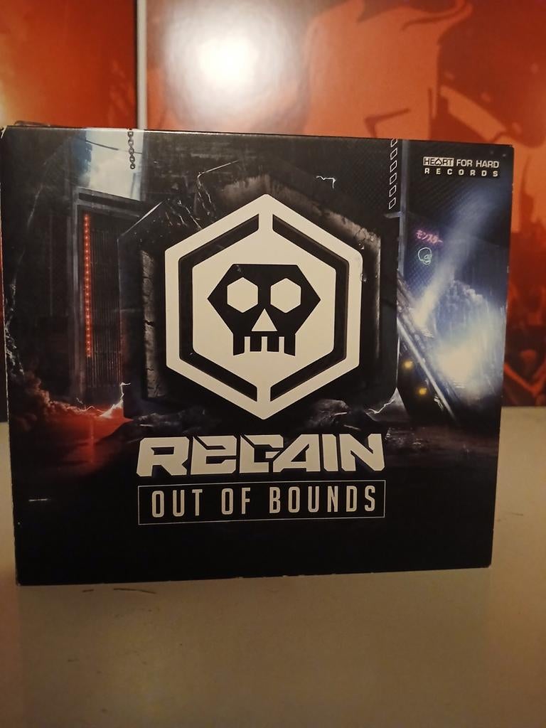 Regain - Out of Bounds(gesigneerd), Ophalen of Verzenden, Zo goed als nieuw