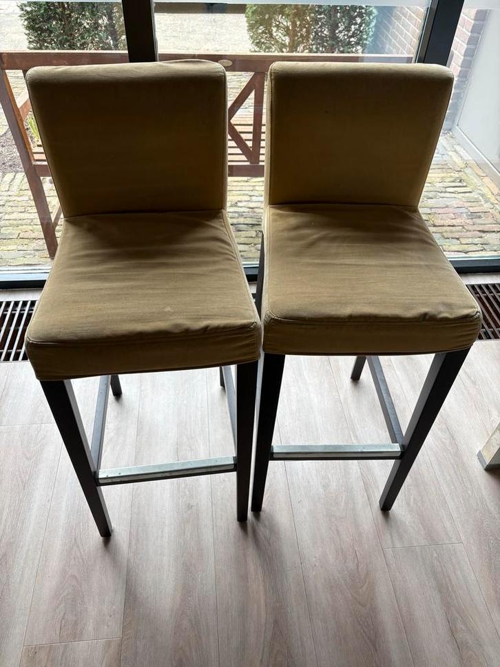 2 barkrukken van Ikea, oker., Huis en Inrichting, Barkrukken, Gebruikt, 60 tot 90 cm, Hout, 2 krukken, Met voetsteun, Ophalen
