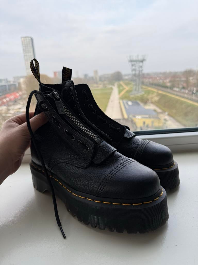 Dr. Martens Sinclair Platform Boots Zwart maat 40, Ophalen of Verzenden, Zo goed als nieuw, Zwart, Lage of Enkellaarzen