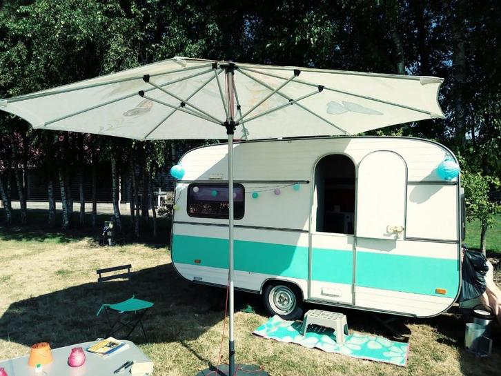 retro caravan 1976, ruim, waterdicht, nieuwe voortent, Caravans en Kamperen, Caravans, Bedrijf, tot en met 4, Standaardzit, T.E.C.