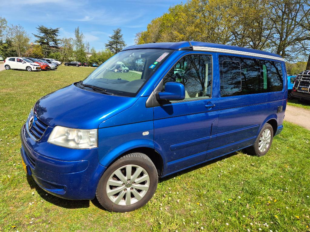 VW California T5 camper 2,5 tdi, 2006, nieuwe APK, Caravans en Kamperen, Campers, Volkswagen, Particulier, Airbags, 4 tot 5 meter