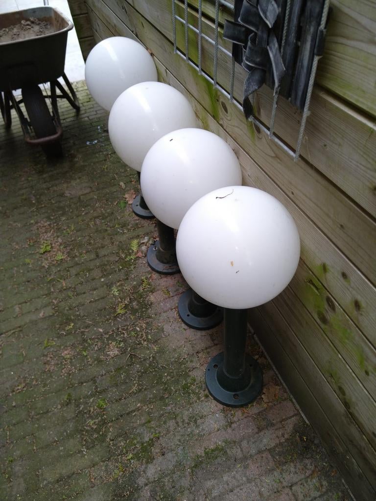 Tuinlampen ca 75 hoog. Bol ca 23 cm diameter, Tuin en Terras, Buitenverlichting, Ophalen, Overige materialen, Gebruikt, Staande lamp
