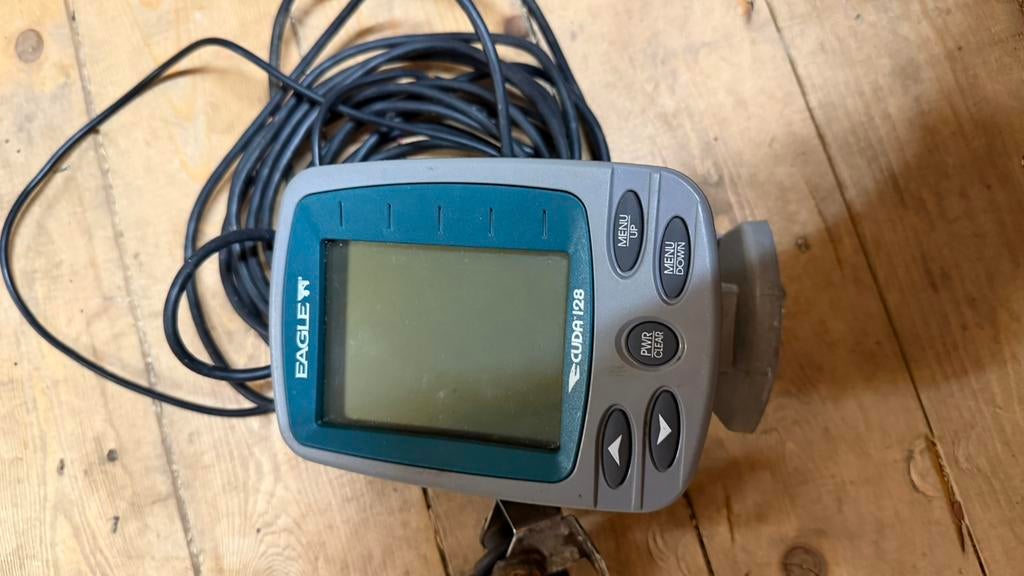 Diverse boot onderdelen stuur, fish finder, lampen knopjes, Ophalen, Gebruikt