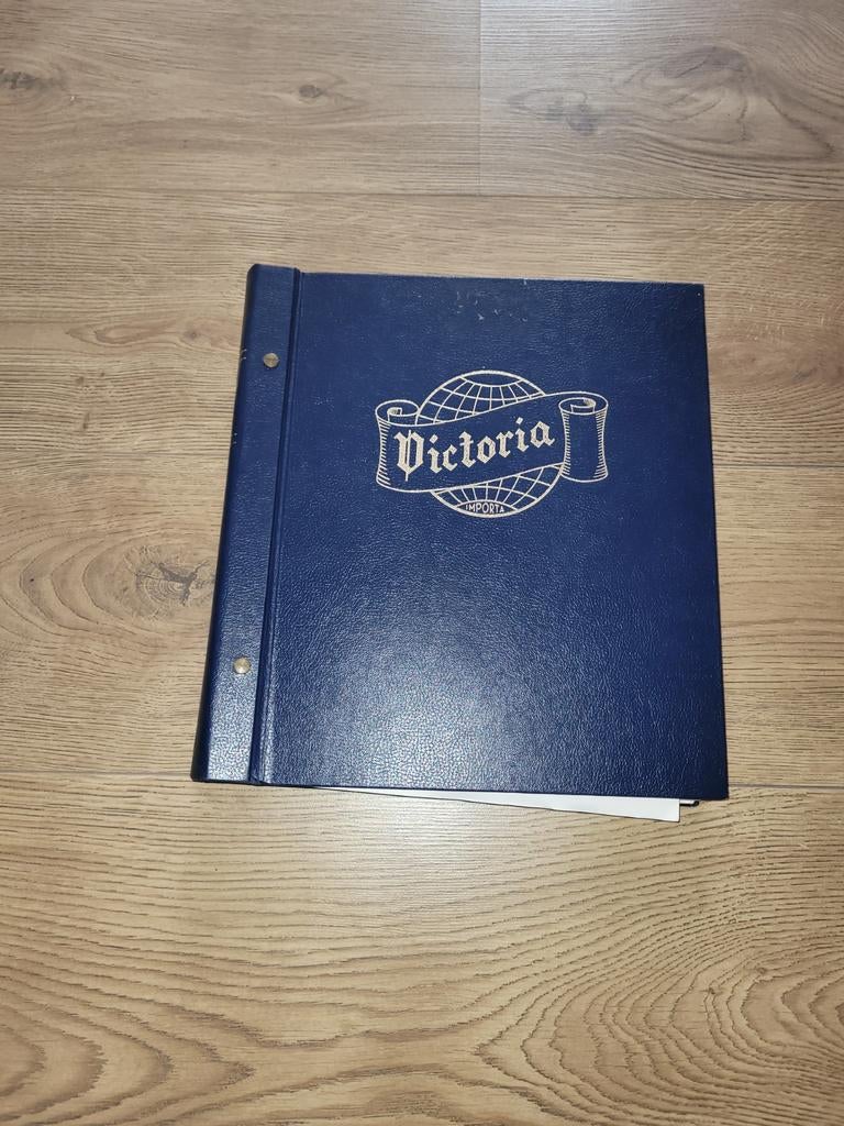 Dik album postzegels Oostenrijk waaronder oud, Ophalen of Verzenden