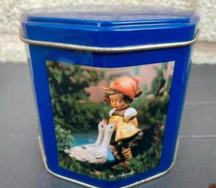 6 Hoekig blikje van M.J. Hummel. Hoogte 10 cm., Ophalen of Verzenden, Zo goed als nieuw, Overige, Overige merken